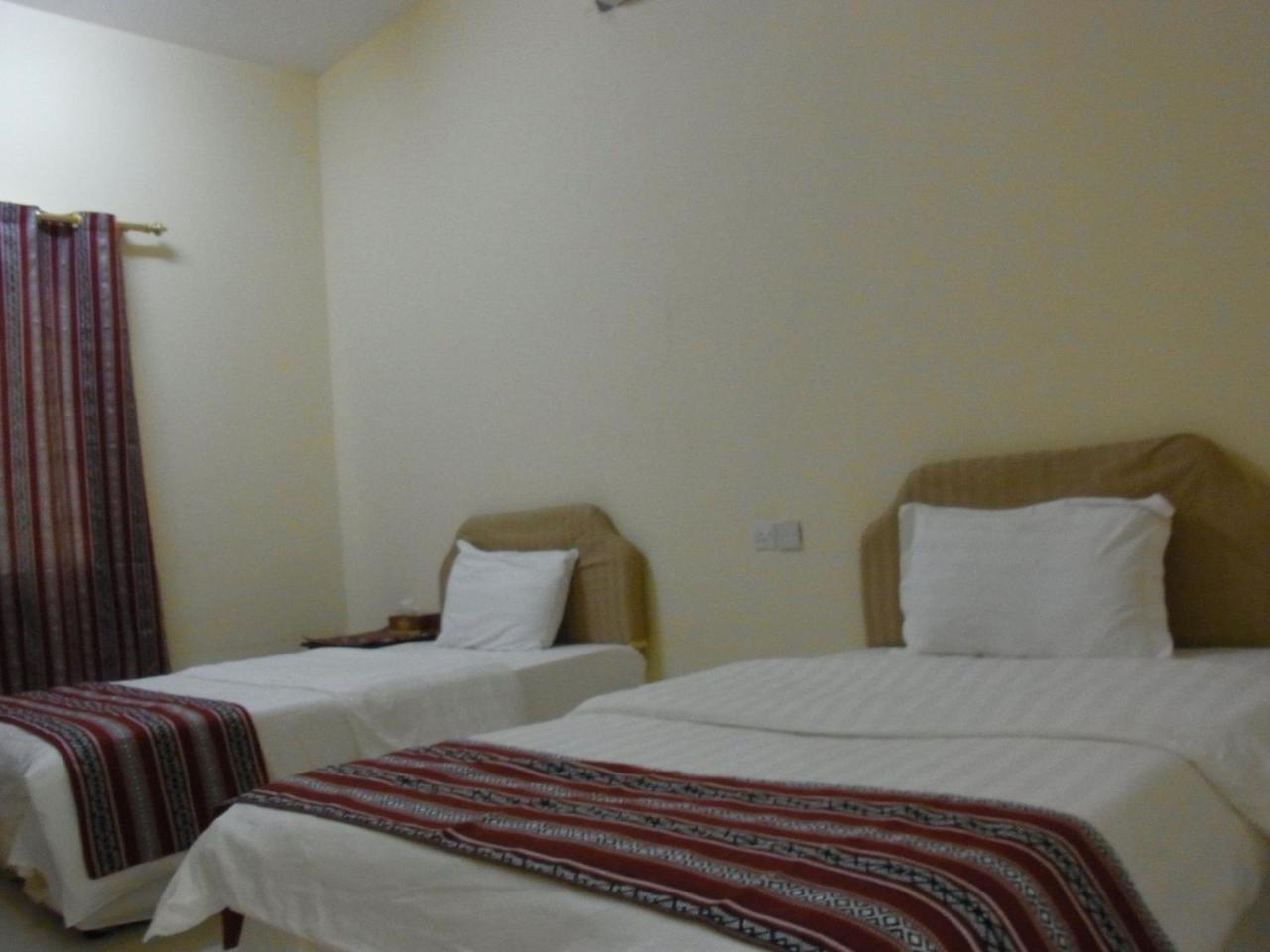 Al Ghazlan Hotel Sinaw Ruddah Exterior photo